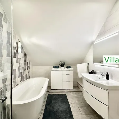 Luxury Mit Pool, Sauna, Garten, Kamin Bis 22 Personen Apartmán