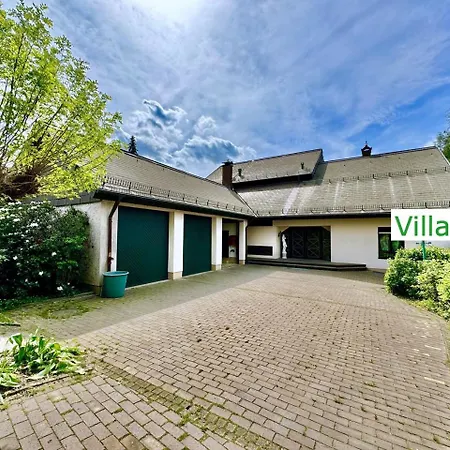 Luxury Mit Pool, Sauna, Garten, Kamin Bis 22 Personen Apartmán *