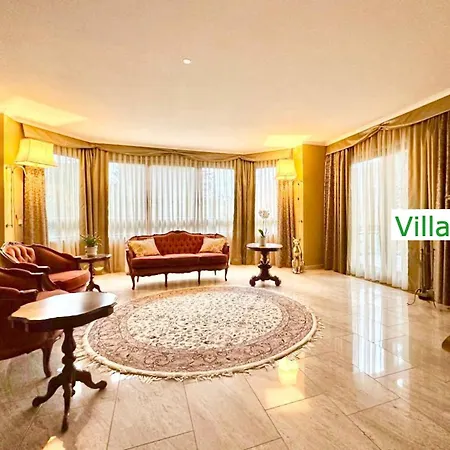 Luxury Mit Pool, Sauna, Garten, Kamin Bis 22 Personen Apartmán *